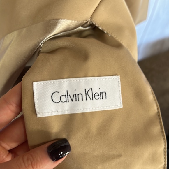 Calvin Klein Belted Trench Coat with Hood | Size medium | Tan color - Picture 11 of 17